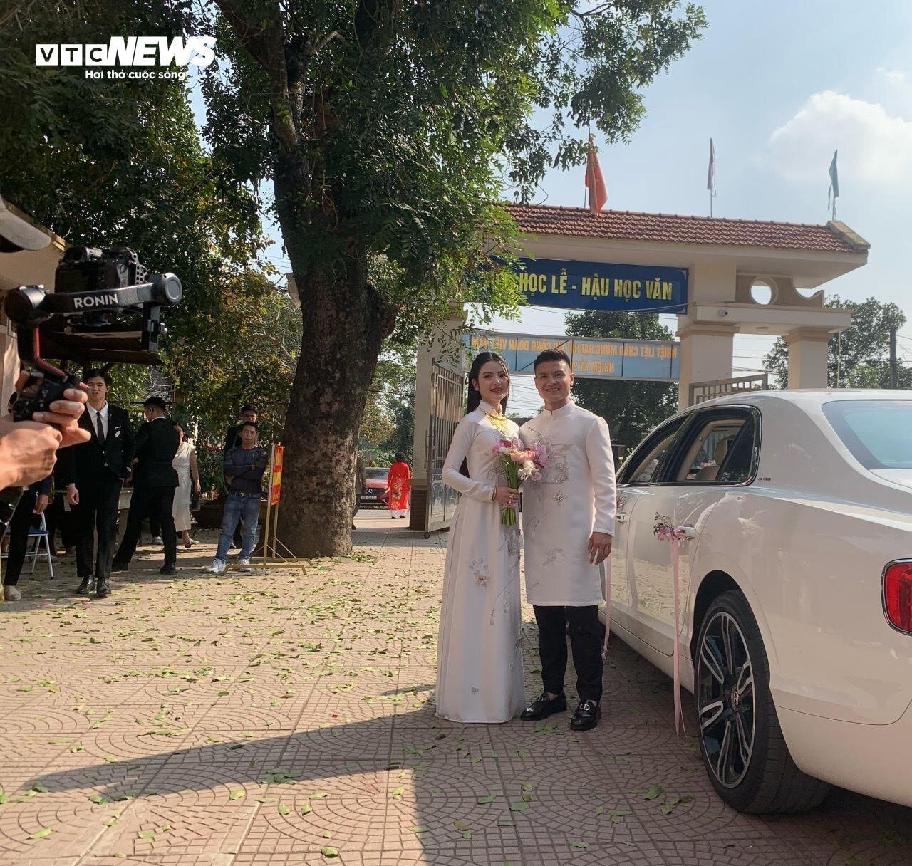 Ngay sau lễ ăn hỏi, Quang Hải sẽ trở lại hội quân cùng đội tuyển Việt Nam để hướng tới Asian Cup 2023. Lễ cưới sẽ diễn ra sau Tết nguyên đán. (Ảnh: Hương Mơ)
