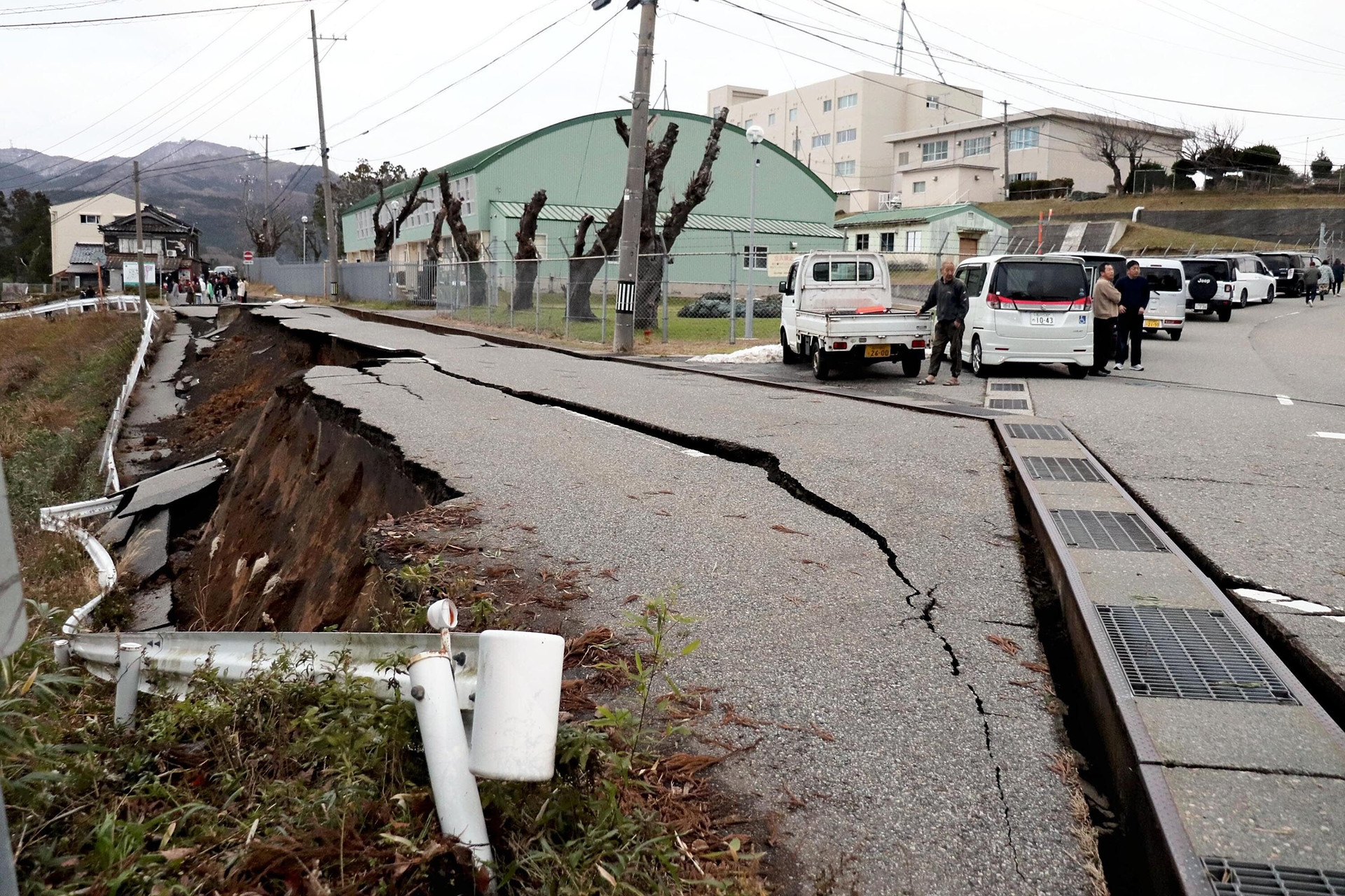 Thiệt hại động đất tại Nhật Bản.