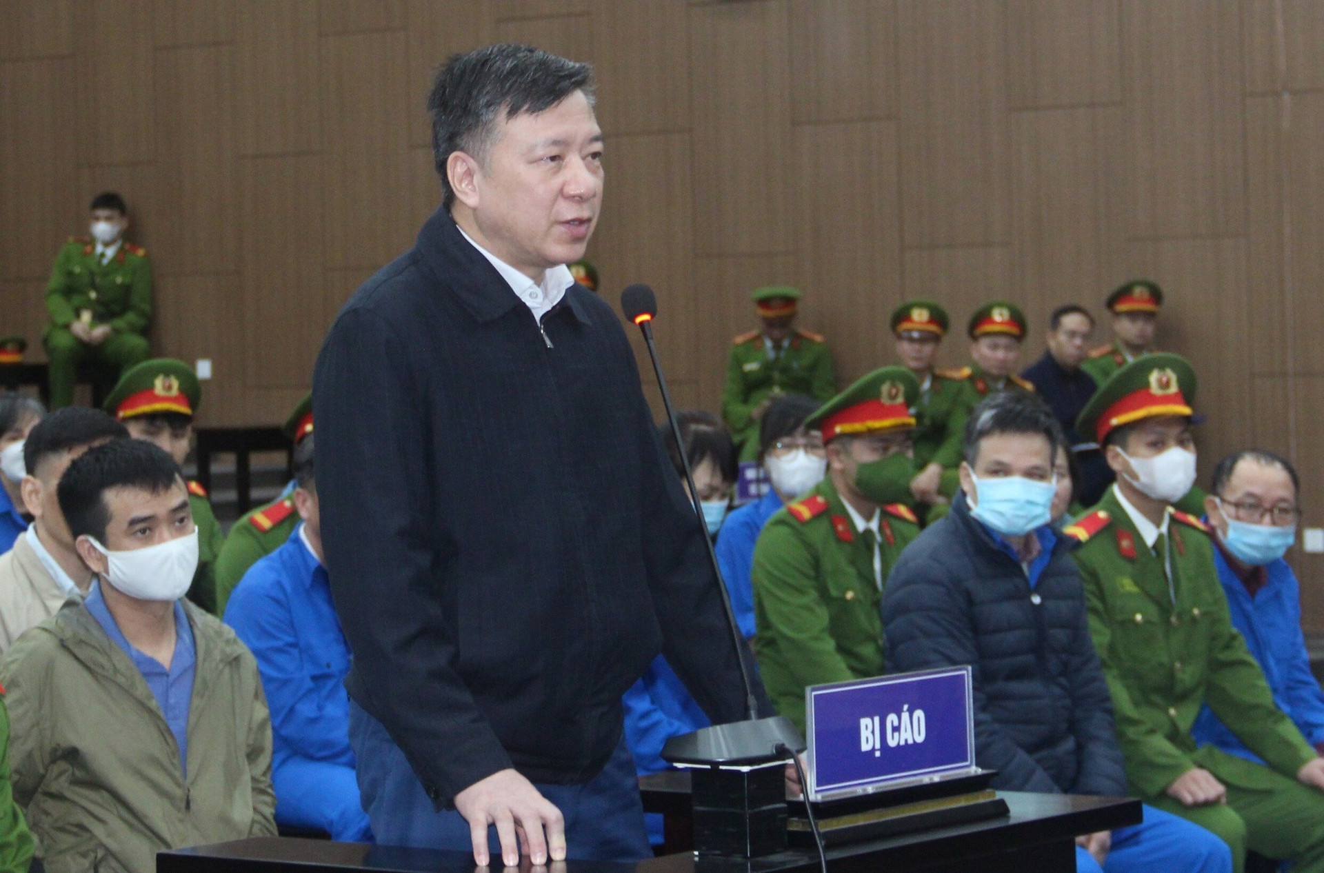 Cựu Bí thư Tỉnh ủy Hải Dương Phạm Xuân Thăng tại tòa.