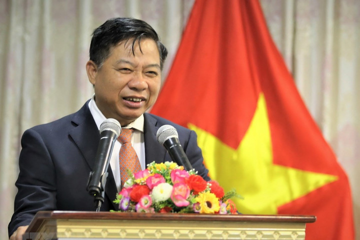 Việt Nam trao tặng tòa nhà trụ sở Trung ương Hội cựu chiến binh Campuchia - ảnh 1