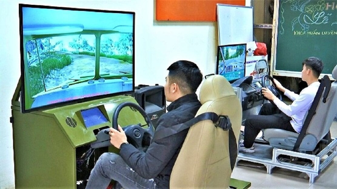 Cục Đường bộ Việt Nam chỉnh sửa nhiều nội dung của phần mềm mô phỏng các tình huống giao thông trong cấp phép lái xe, dự kiến áp dụng để sát hạch từ ngày 1/2/2024. (Ảnh minh họa: Daotaolaixe.com)