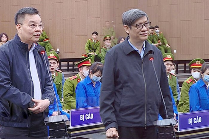 Ông Chu Ngọc Anh và Nguyễn Thanh Long tại toà.