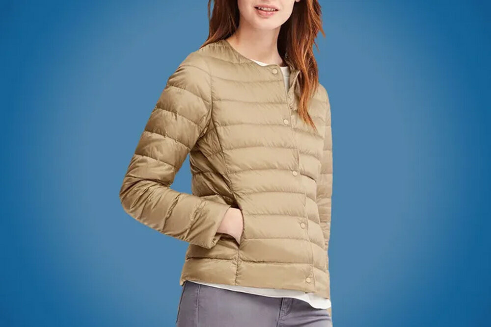 Chọn áo khoác siêu mỏng là cách mặc ấm mà vẫn đẹp trong mùa đông. (Ảnh: Courtesy of the Retailer)