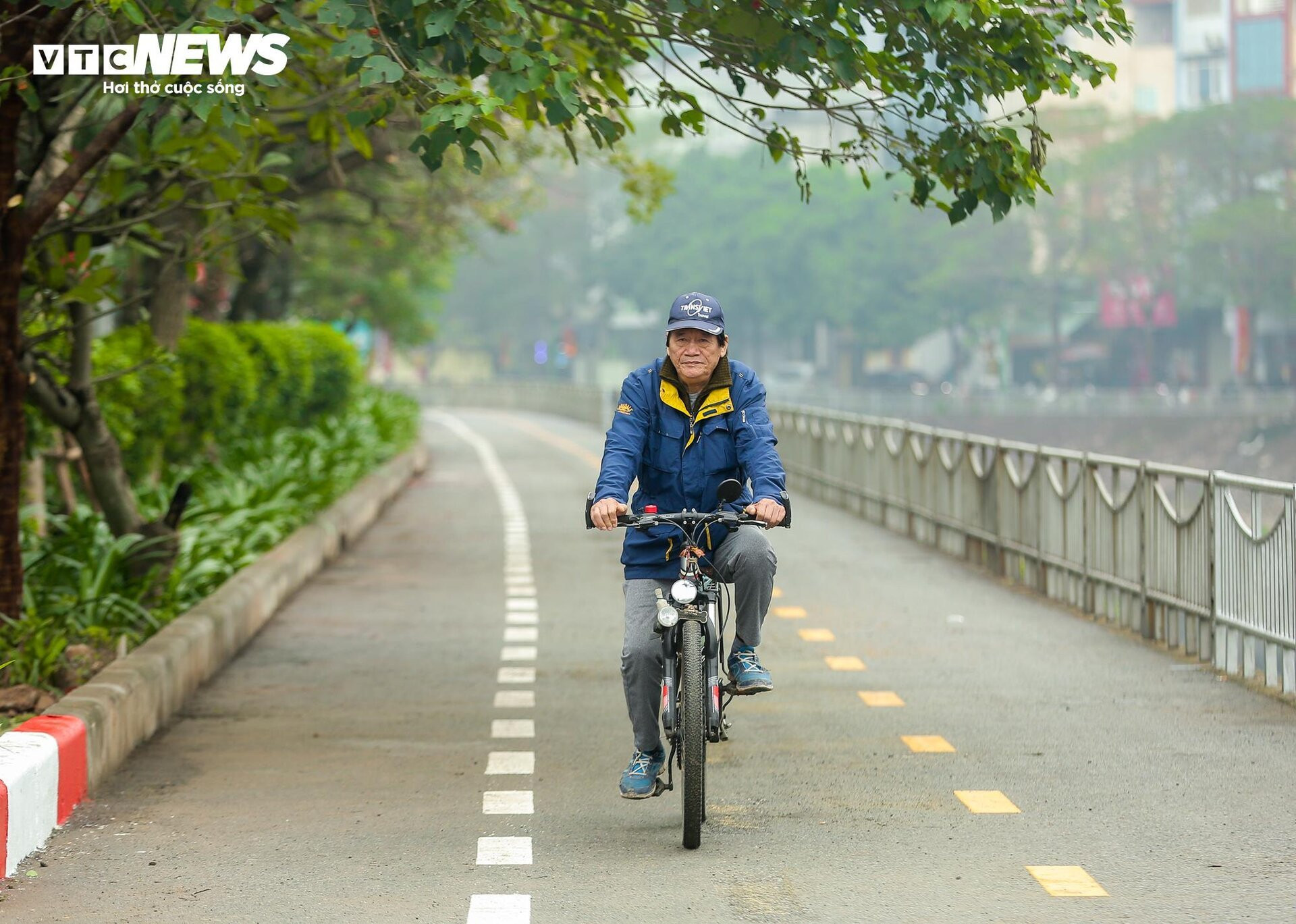 Người Hà Nội vui mừng trải nghiệm tuyến đường dành riêng cho xe đạp - 10
