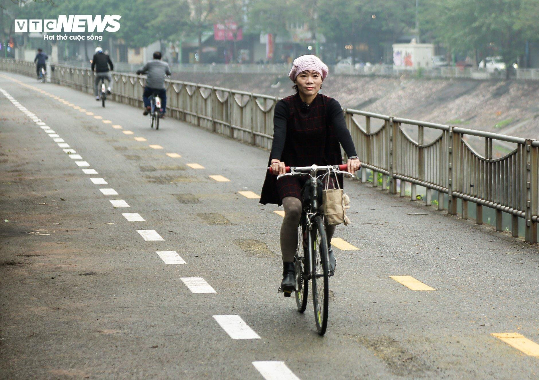Người Hà Nội vui mừng trải nghiệm tuyến đường dành riêng cho xe đạp - 9