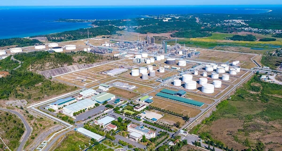 Nhà máy Lọc dầu Dung Quất vận hành ở công suất cao, sẵn sàng đảm bảo cung ứng đủ xăng dầu trong dịp Tết Nguyên đán.