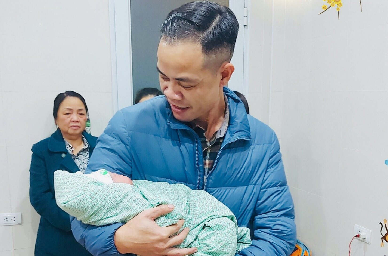 Một trong những em bé chào đời đêm giao thừa tại Bệnh viện Phụ sản Hà Nội. (Ảnh: BVCC)