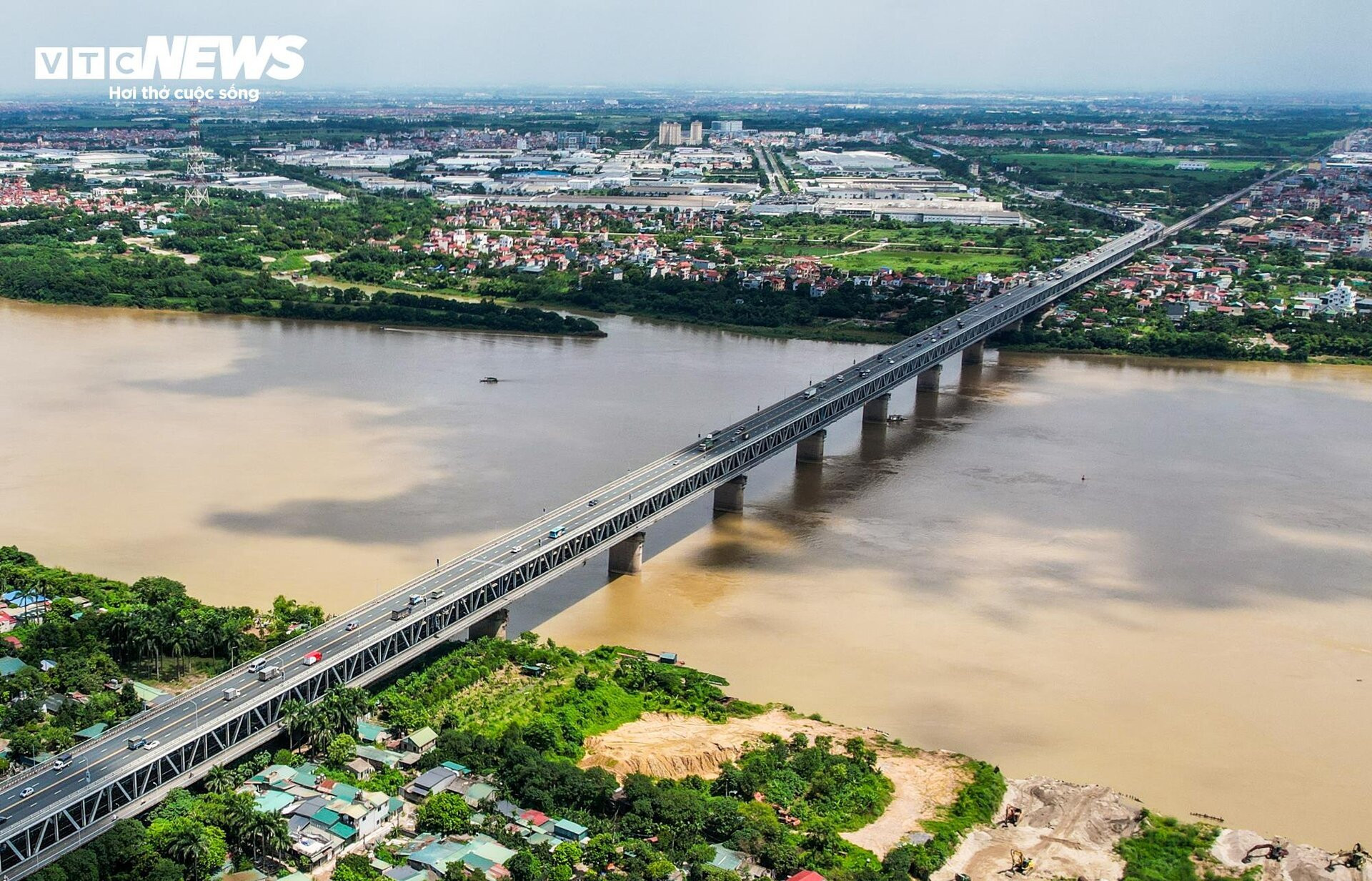 Cầu Thăng Long gần 40 năm tuổi bắc qua sông Hồng nhìn từ flycam - 5