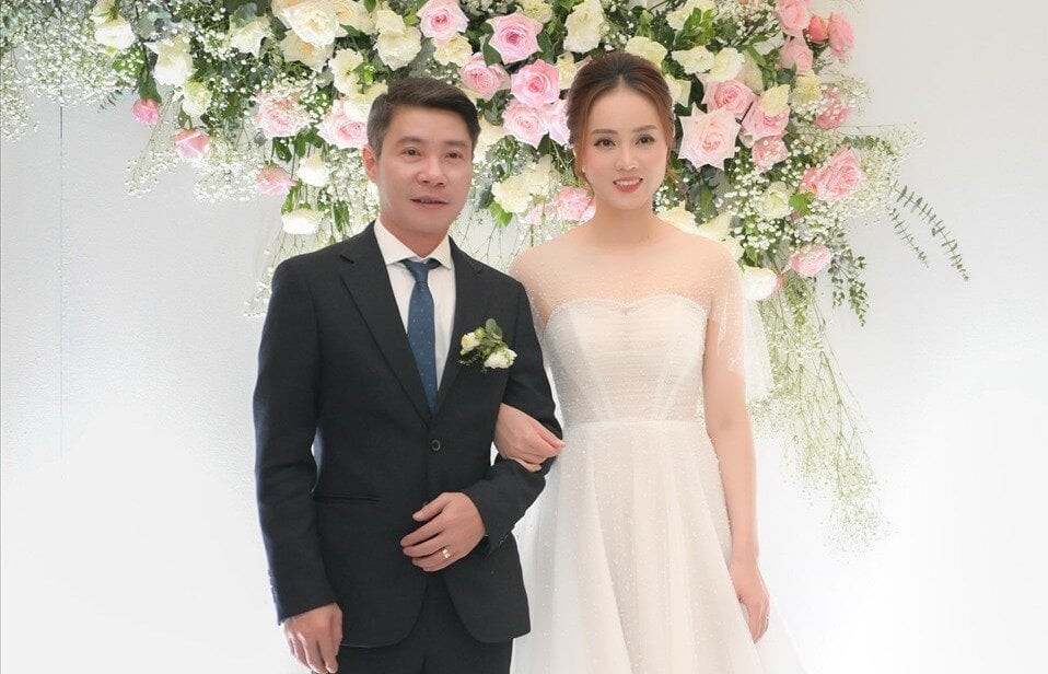 Ngọc Hà sinh năm 1988, cô từng tham gia cuộc thi Hoa hậu Du lịch Việt Nam 2008. Cô kết hôn với NSND Công Lý vào đầu tháng 1/2021. Đến tháng 7/2021 nam nghệ sĩ bị đột quỵ, phải dừng các hoạt động nghệ thuật để điều trị.