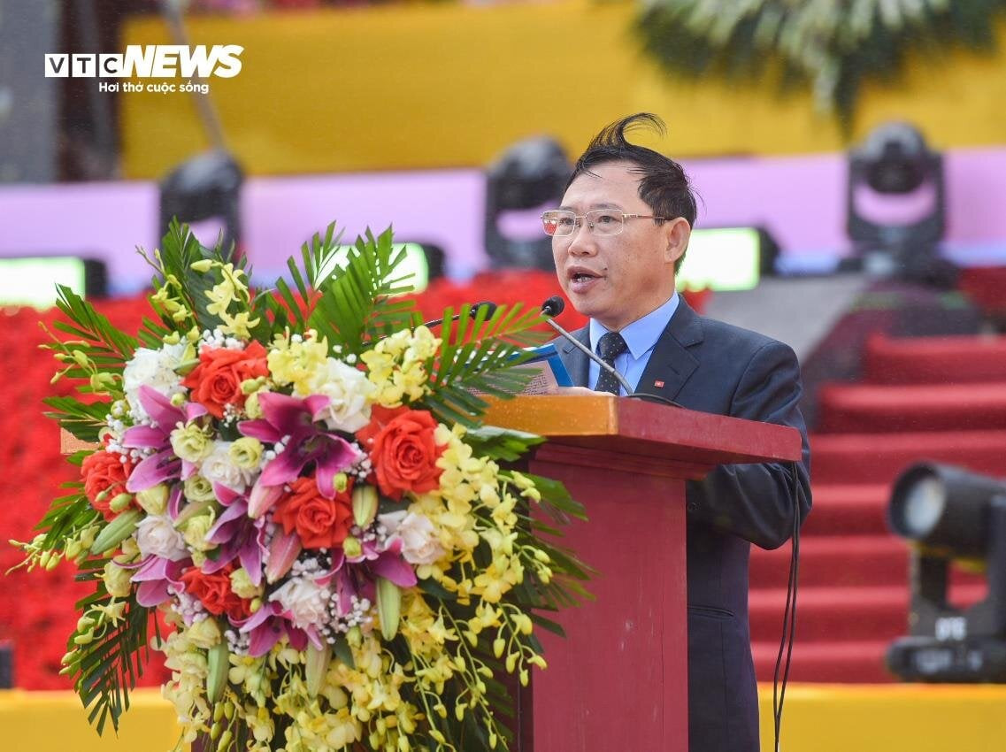 Ông Lê Ánh Dương, Chủ tịch UBND tỉnh Bắc Giang phát biểu khai mạc Lễ hội xuân Tây Yên Tử và Tuần Văn hóa - Du lịch tỉnh Bắc Giang năm 2024.
