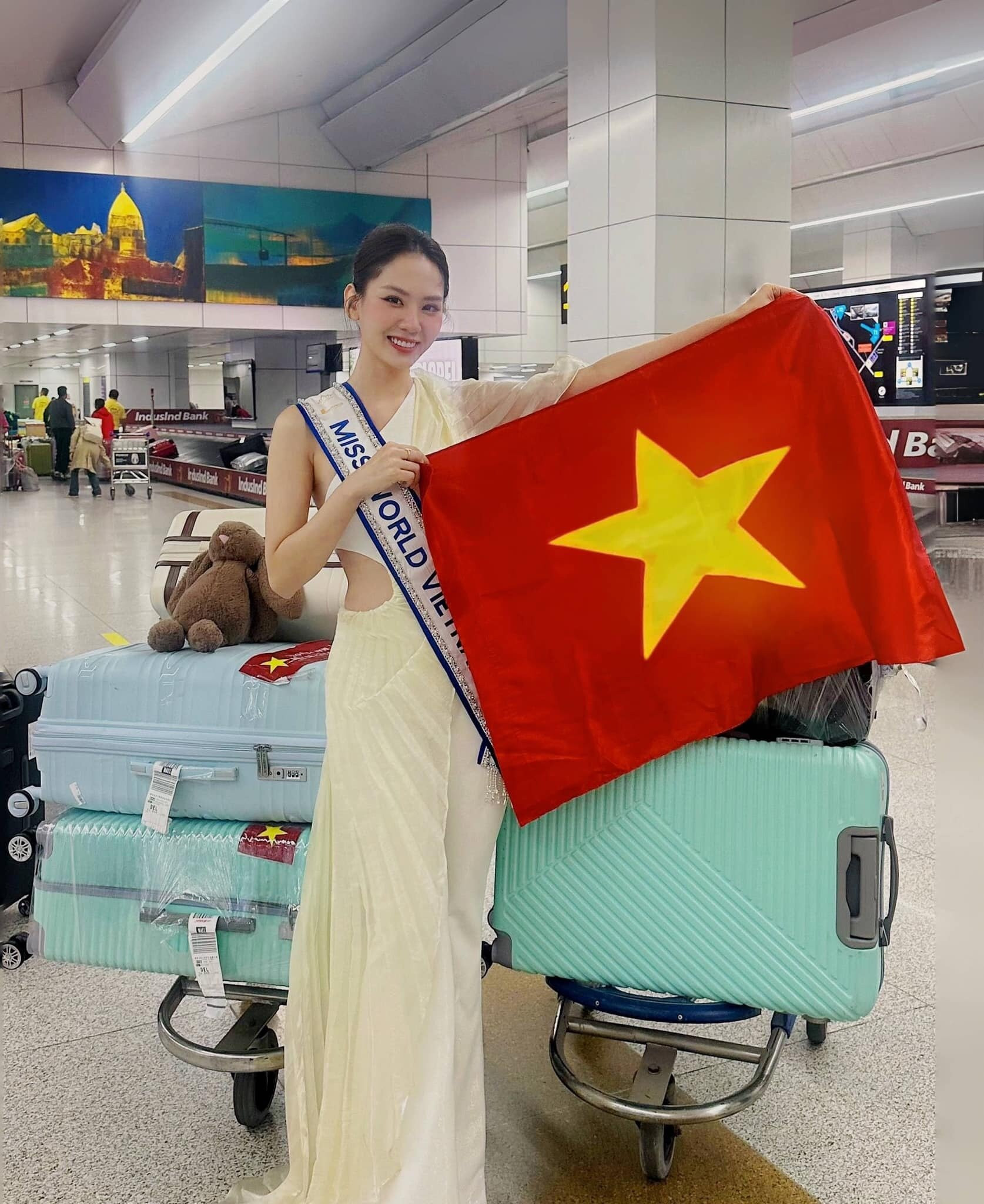 Hoa hậu Mai Phương là đại diện Việt Nam đến với Miss World - Hoa hậu thế giới lần thứ 71. Cuộc thi năm nay diễn ra tại Ấn Độ và quy tụ 113 thí sinh đến từ khắp thế giới. Đại diện Việt Nam bắt đầu hành trình từ ngày 16/2 với hơn 140 kg hành lý.