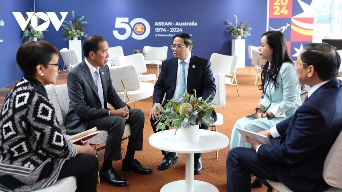 Thủ tướng Phạm Minh Chính gặp gỡ Tổng thống Indonesia Joko Widodo.