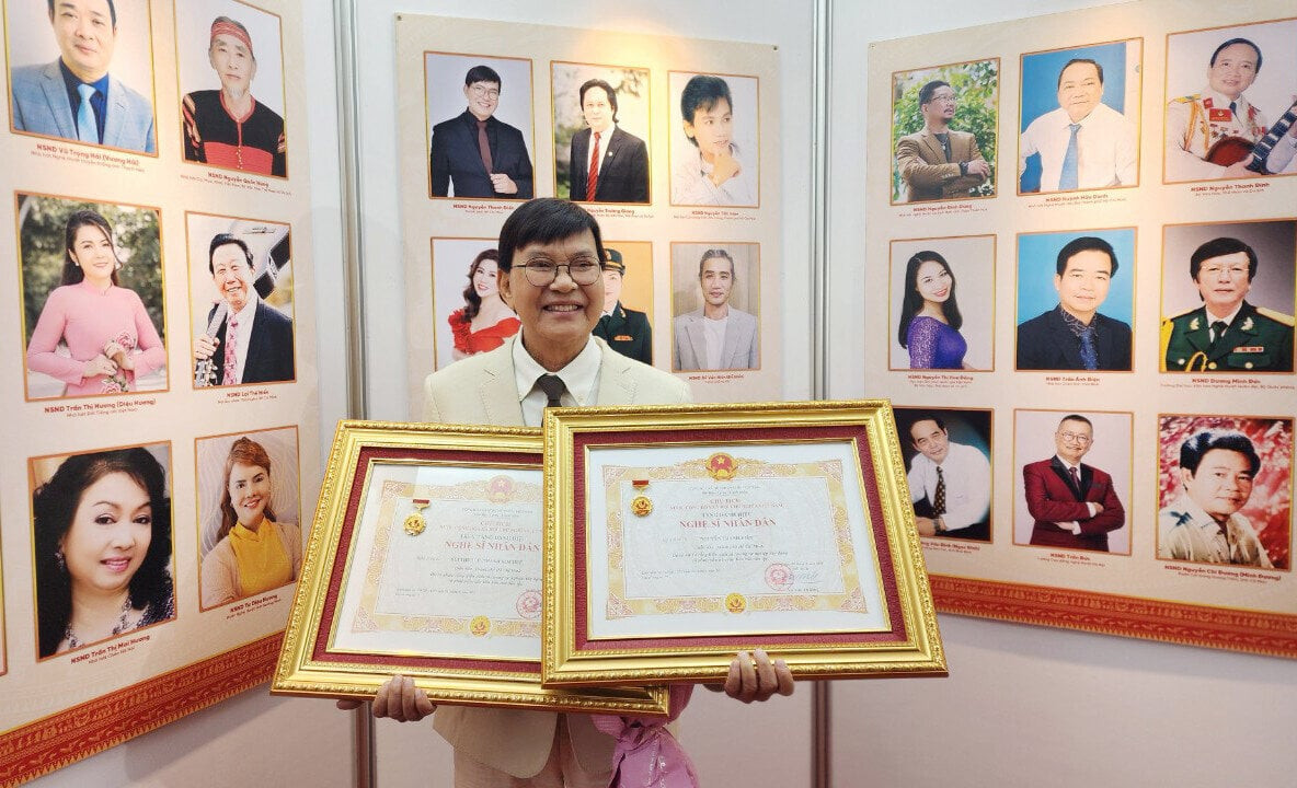 Nghệ sĩ Thanh Kim Huệ được truy tặng danh hiệu NSND sau khi mất.