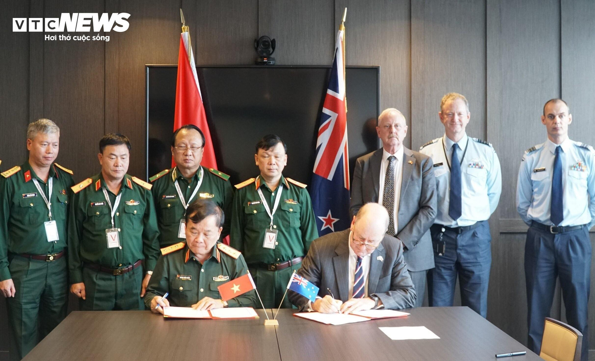 Hai bên ký Biên bản Đối thoại Chính sách Quốc phòng Việt Nam – New Zealand lần thứ 4.