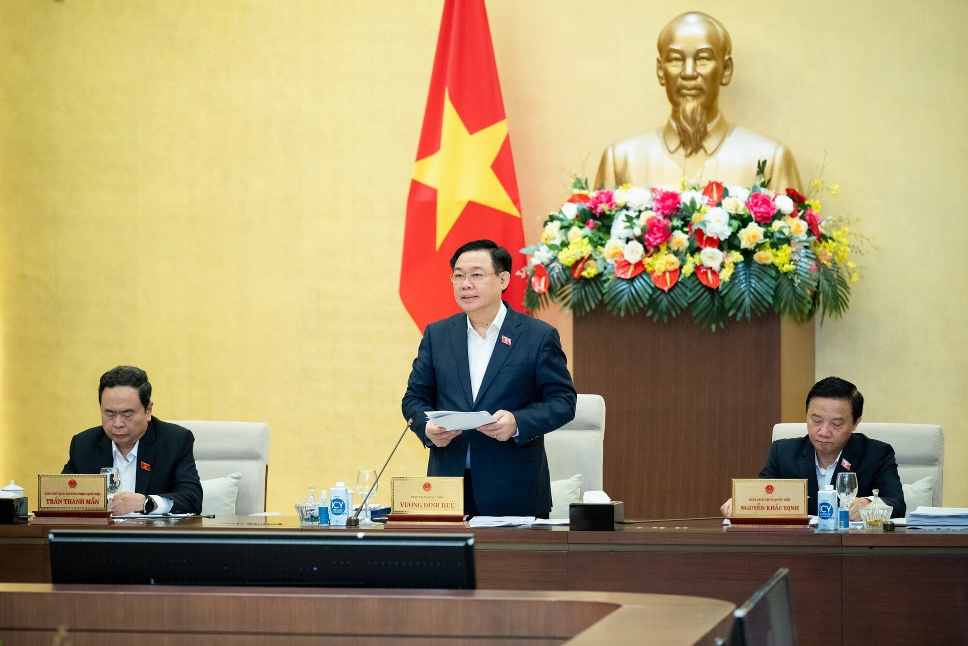 Chủ tịch Quốc hội Vương Đình Huệ phát biểu khai mạc phiên họp thứ 30 của Ủy ban Thường vụ Quốc hội. (Ảnh: VGP)
