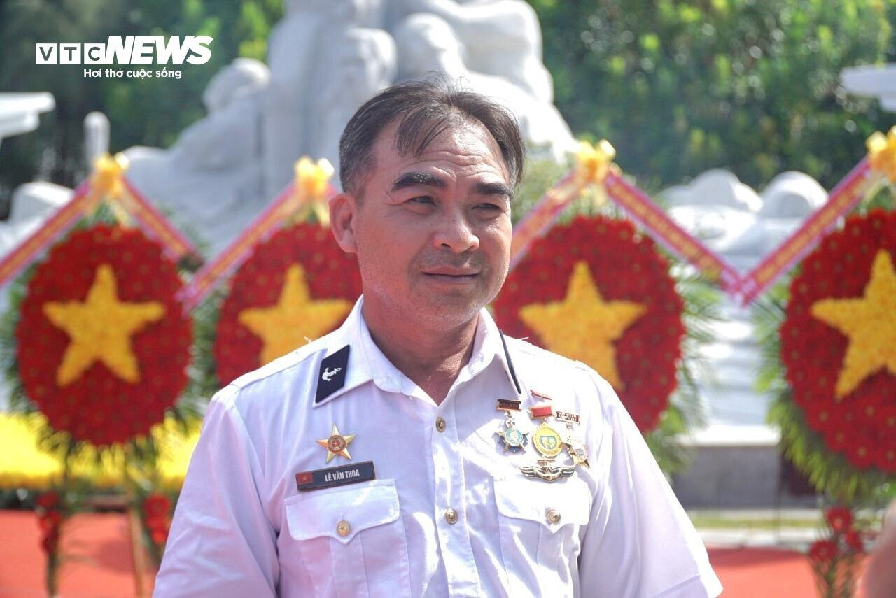 Năm nào, cựu binh Lê Văn Thoa cũng từ Bình Định sang khu tưởng niệm để thăm đồng đội.