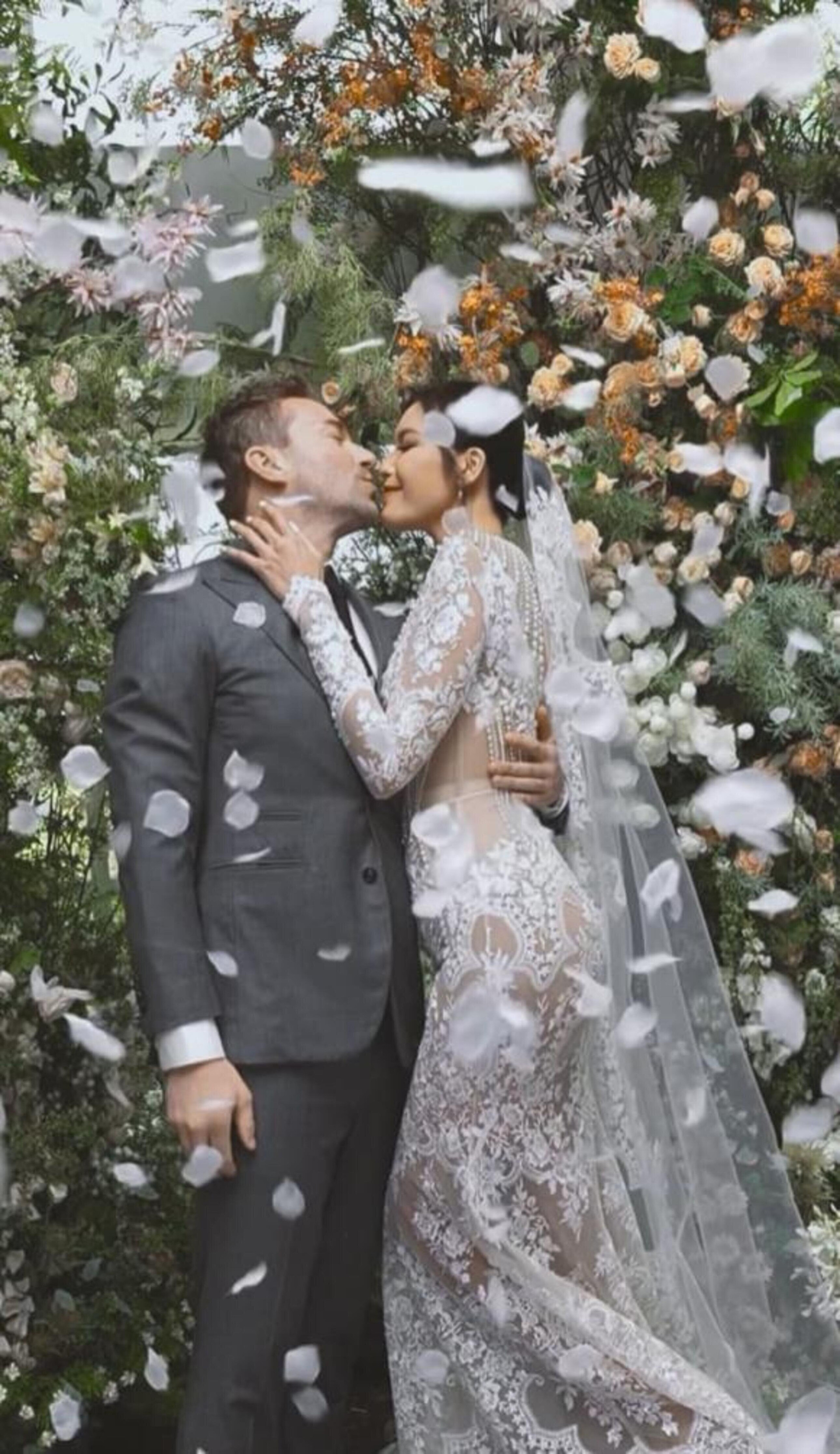 Minh Tú hé lộ khoảnh khắc chụp ảnh cưới ngọt ngào với chồng Tây.