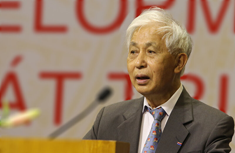 GS. Trần Thanh Vân là nhà vật lý nổi tiếng người Pháp gốc Việt.