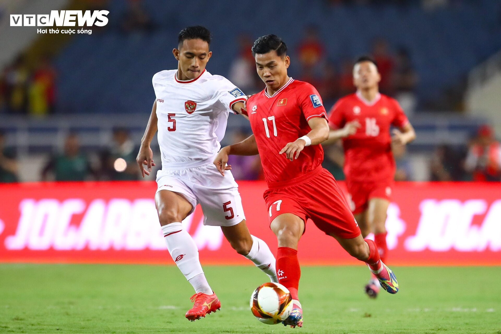 99 phút HLV Troussier 'hoá tượng đá' nhìn tuyển Việt Nam thua thảm Indonesia - 4