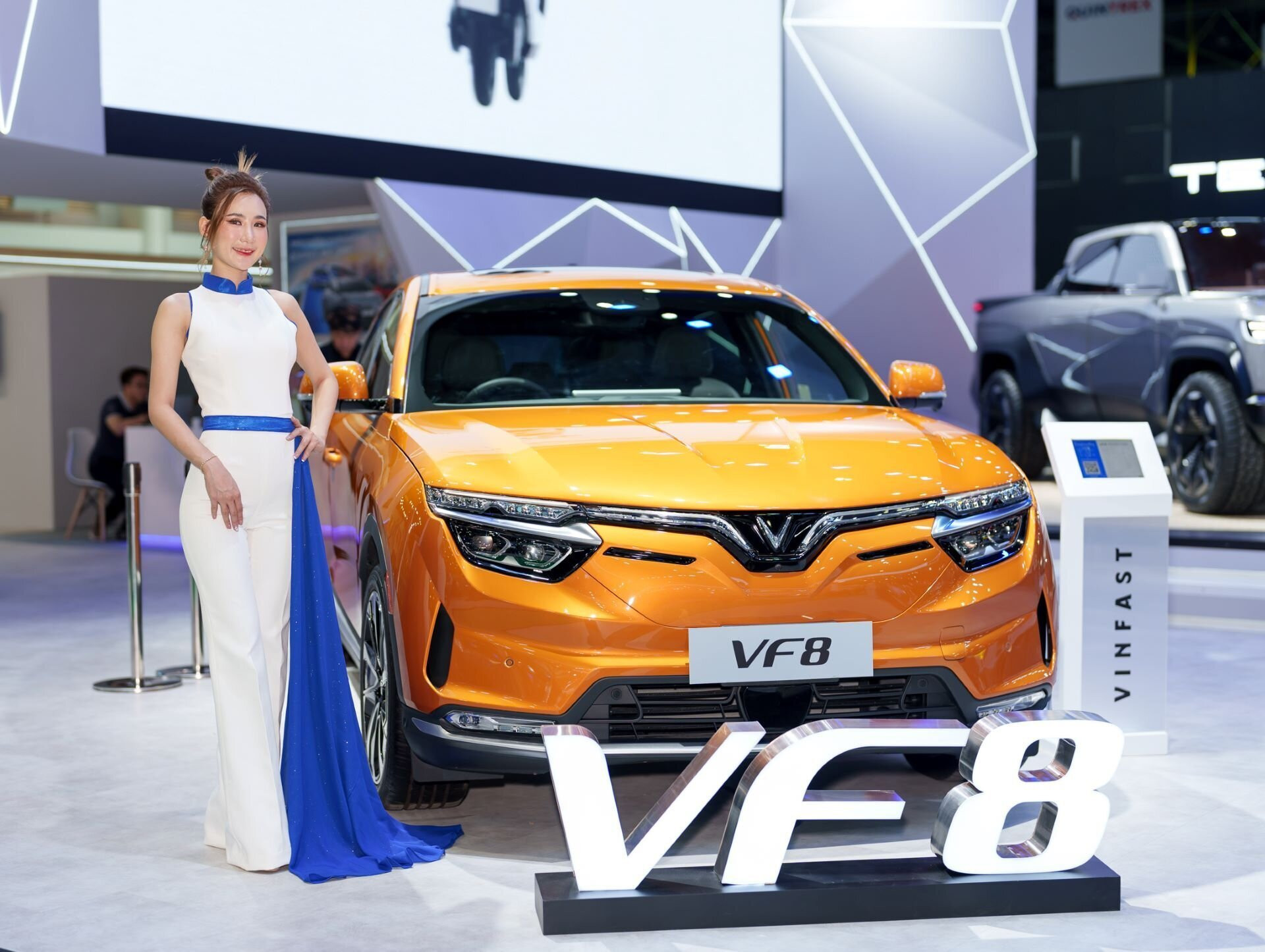 Tại BIMS 2024, VF 8 cùng các mẫu VF 5, VF e34, VF 6, VF 7 và VF 9 đều là phiên bản tay lái nghịch, phù hợp với thị trường Thái Lan.