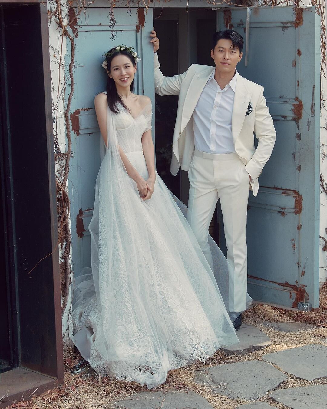 Son Ye Jin hé lộ ảnh cưới chưa từng công bố với Hyun Bin.