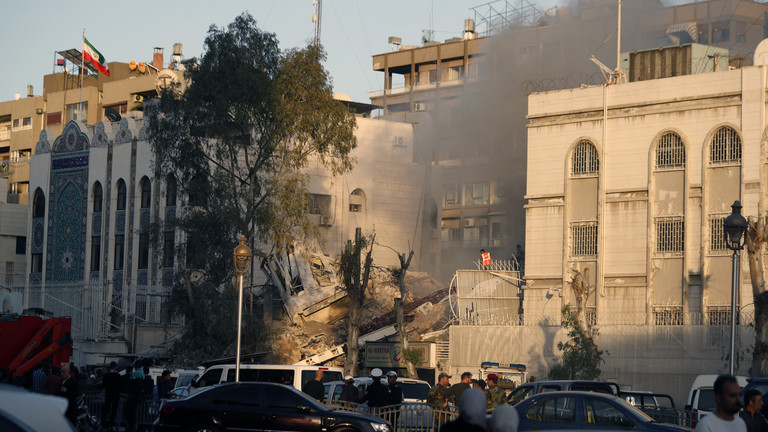 Một tòa nhà bị phá hủy sau cuộc không kích của Israel vào Damascus, Syria, ngày 1/4. (Ảnh: RT)