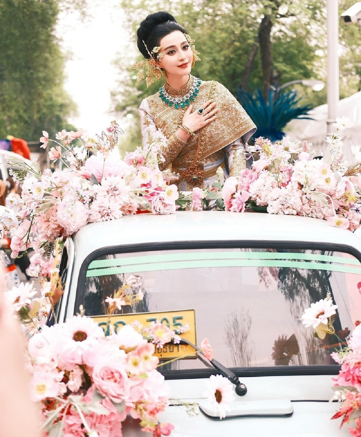 Phạm Băng Băng bị cho là PR như thể cô là siêu sao quốc tế, nhưng thực tế đãi ngộ của cô tại Thái Lan chỉ giống như 999 người mẫu khác.