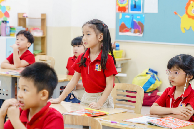 Lương 15 triệu phụ huynh chọn trường tiểu học tư thục nào cho con ở Hà Nội? (Ảnh minh họa)