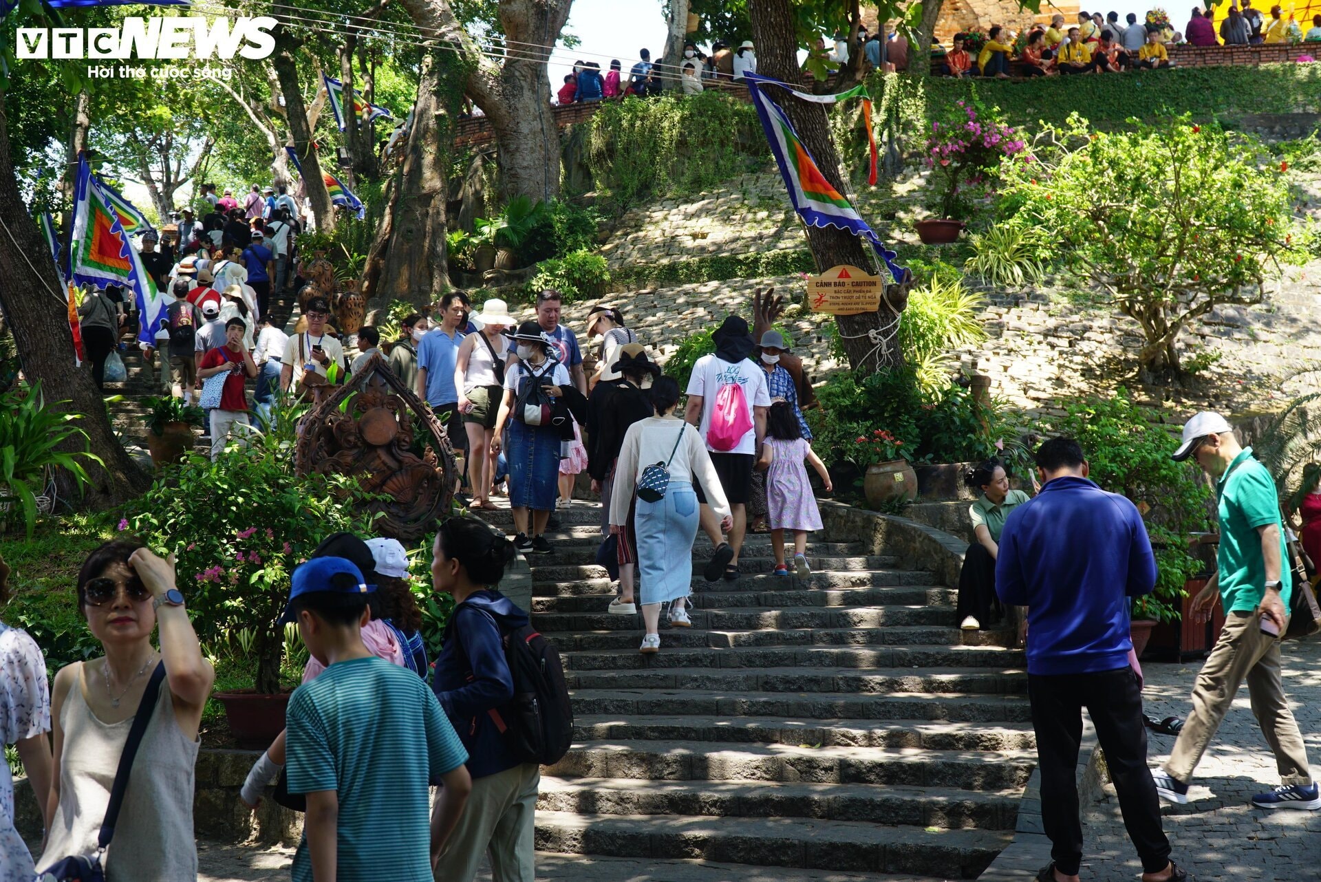 Các điểm tham quan, vui chơi ở Nha Trang đông nghịt trong ngày nghỉ lễ thứ hai - 15