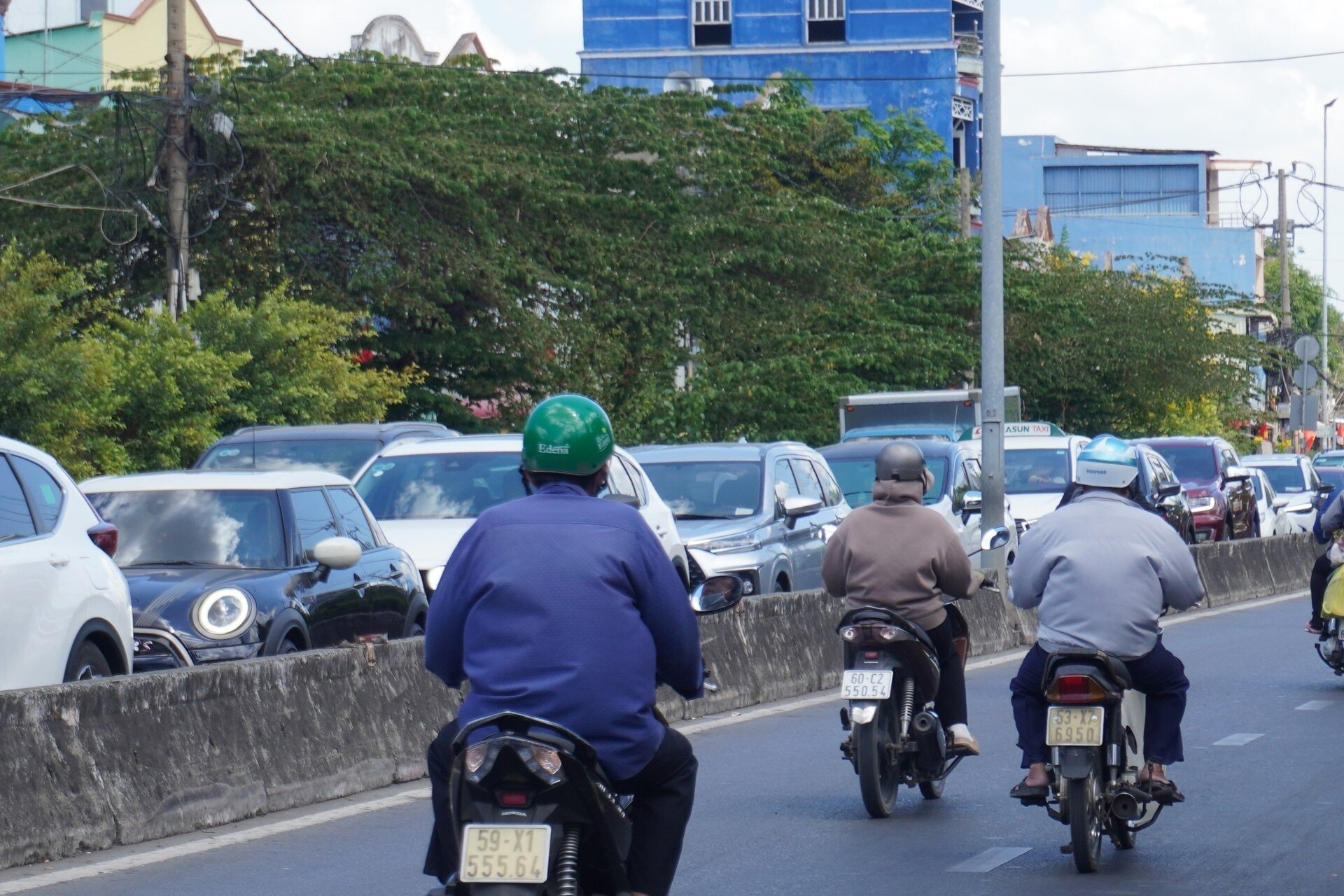 Cao tốc TP.HCM-Long Thành-Dầu Giây quá tải, chạy vào phà Cát Lái cũng kẹt cứng - 4