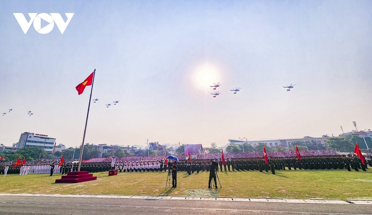 hợp luyện toàn bộ khối diễu binh, diễu hành kỷ niệm 70 năm chiến thắng Điện biên phủ hình ảnh 12 hop luyen toan bo khoi dieu binh, dieu hanh ky niem 70 nam chien thang Dien bien phu hinh anh 12