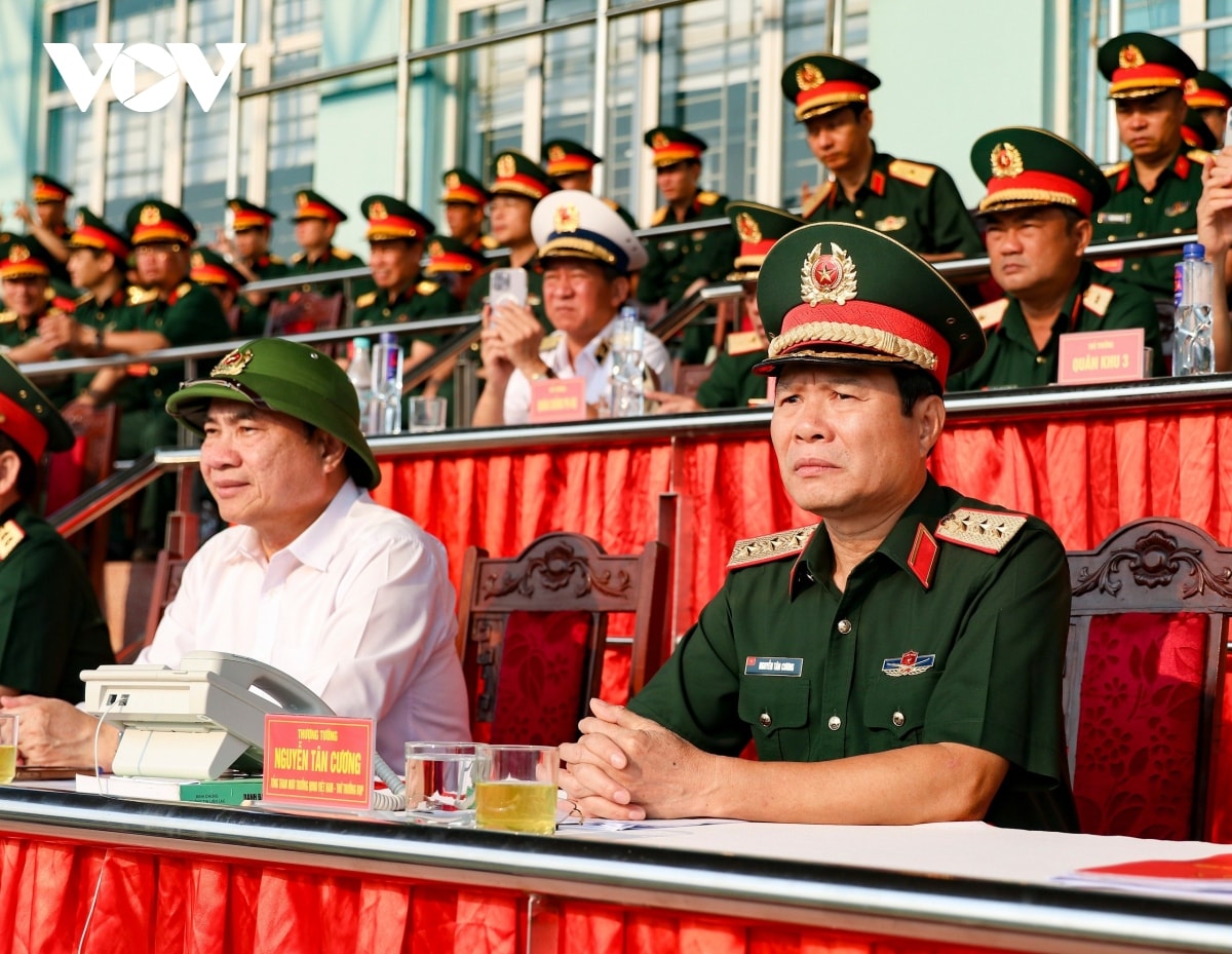 hợp luyện toàn bộ khối diễu binh, diễu hành kỷ niệm 70 năm chiến thắng Điện biên phủ hình ảnh 1 hop luyen toan bo khoi dieu binh, dieu hanh ky niem 70 nam chien thang Dien bien phu hinh anh 1