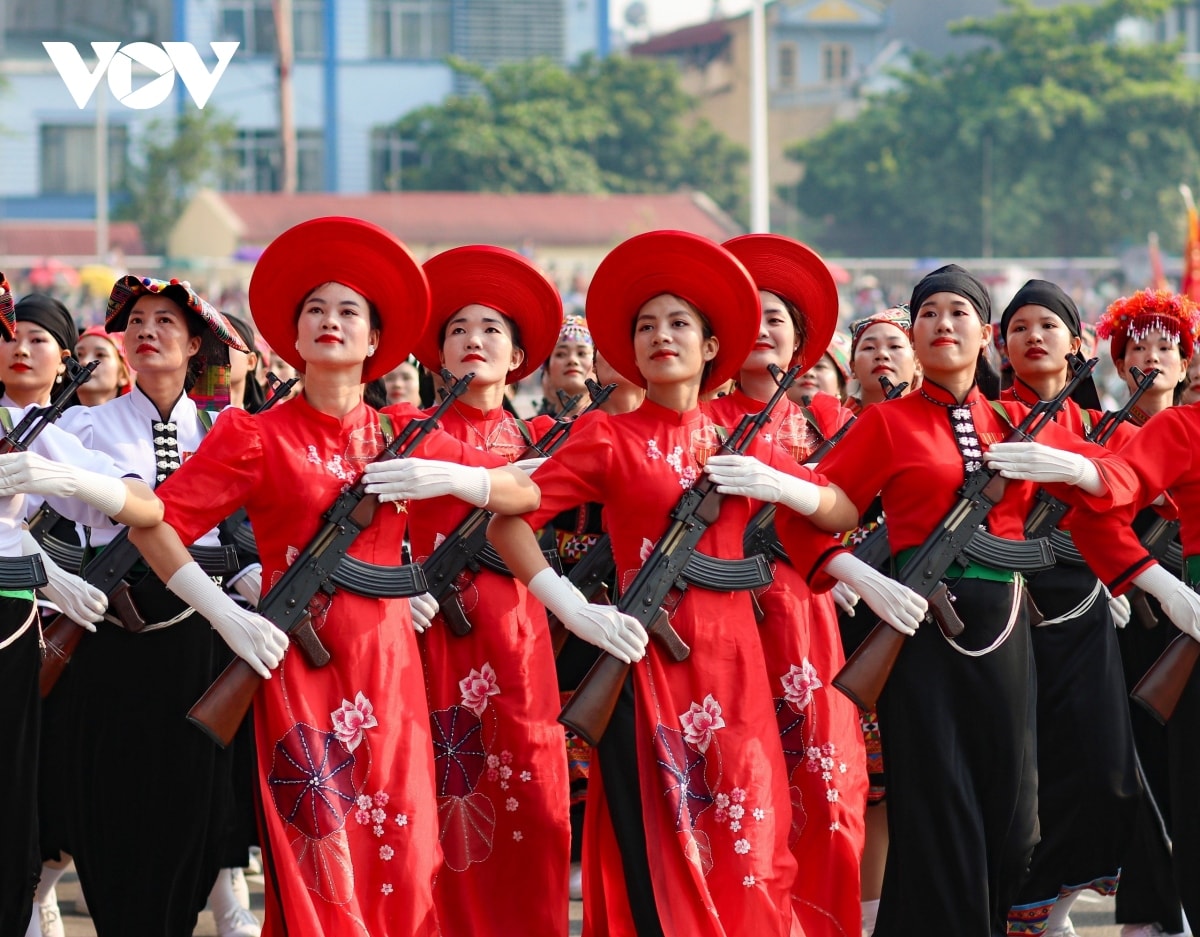 hợp luyện toàn bộ khối diễu binh, diễu hành kỷ niệm 70 năm chiến thắng Điện biên phủ hình ảnh 7 hop luyen toan bo khoi dieu binh, dieu hanh ky niem 70 nam chien thang Dien bien phu hinh anh 7