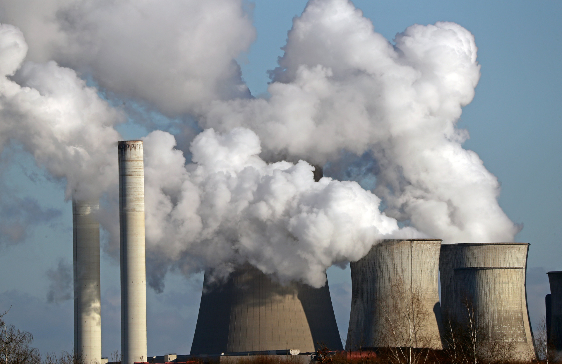 Đức và Nhật Bản là hai nước thành viên G7 phụ thuộc đáng kể vào các nhà máy nhiệt điện than. (Ảnh: Reuters)