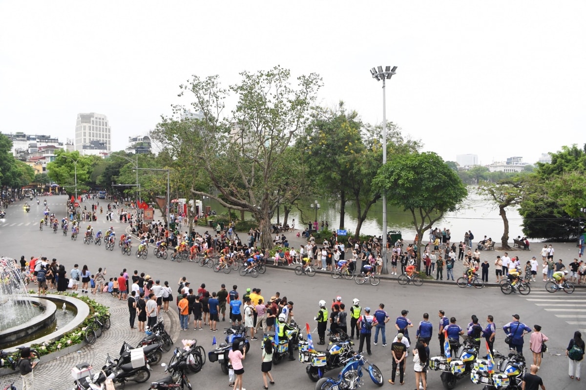 cuoc dua xe dap ve Dien bien phu - 2024 tran tuan kiet thang chang khai mac hinh anh 1