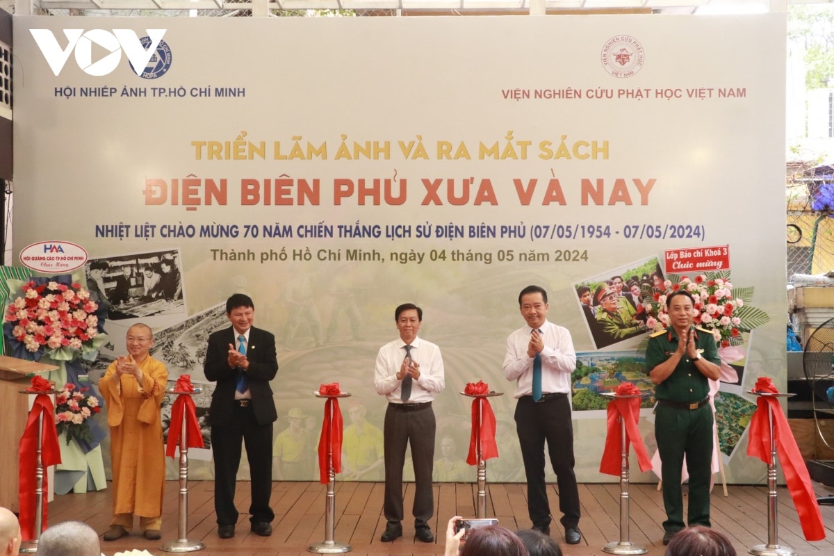 khai mạc triển lãm ảnh Điện biên phủ xưa và nay hình ảnh 1 khai mac trien lam anh Dien bien phu xua va nay hinh anh 1