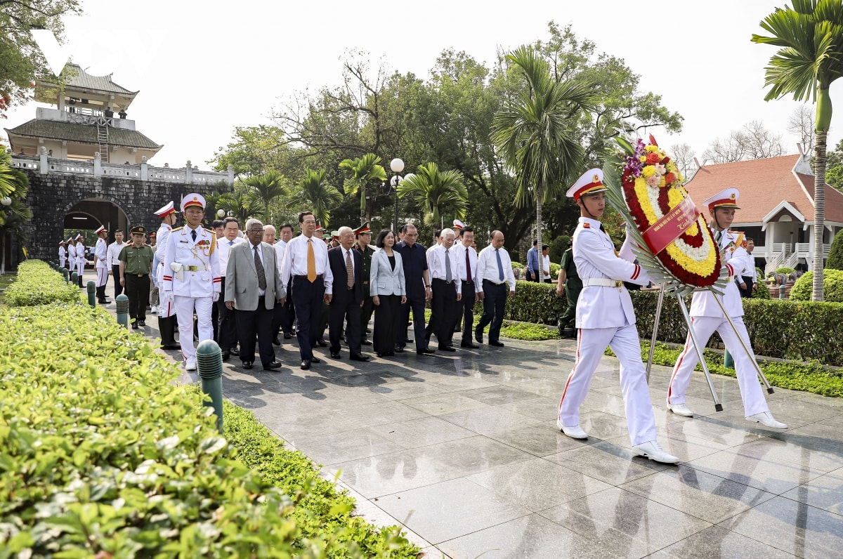 lanh dao Dang, nha nuoc dang huong, tuong niem anh hung liet si Dien bien phu hinh anh 3