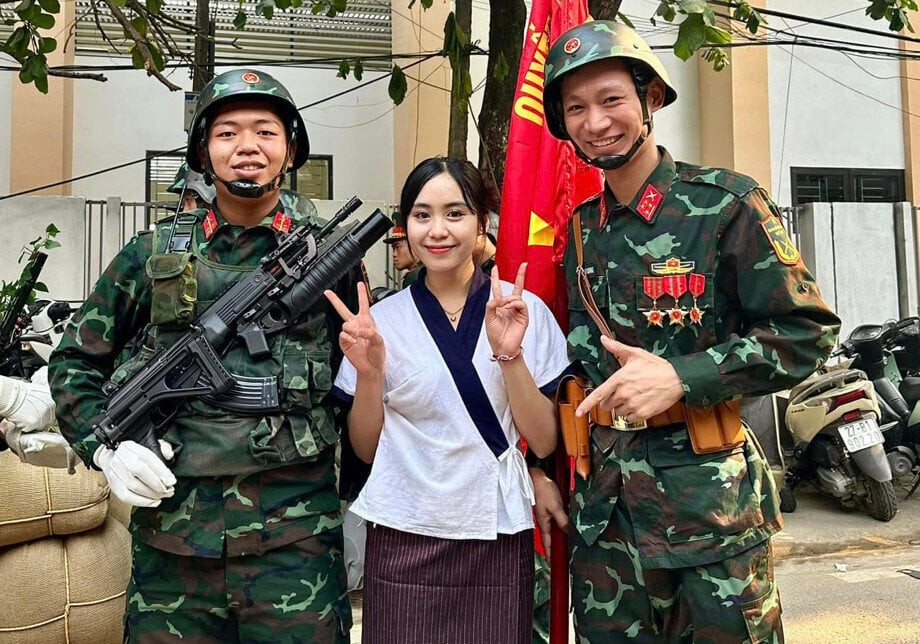 Nữ sinh Lào vượt hơn 500 km đến Điện Biên, chụp ảnh với bộ đội cụ Hồ - 3