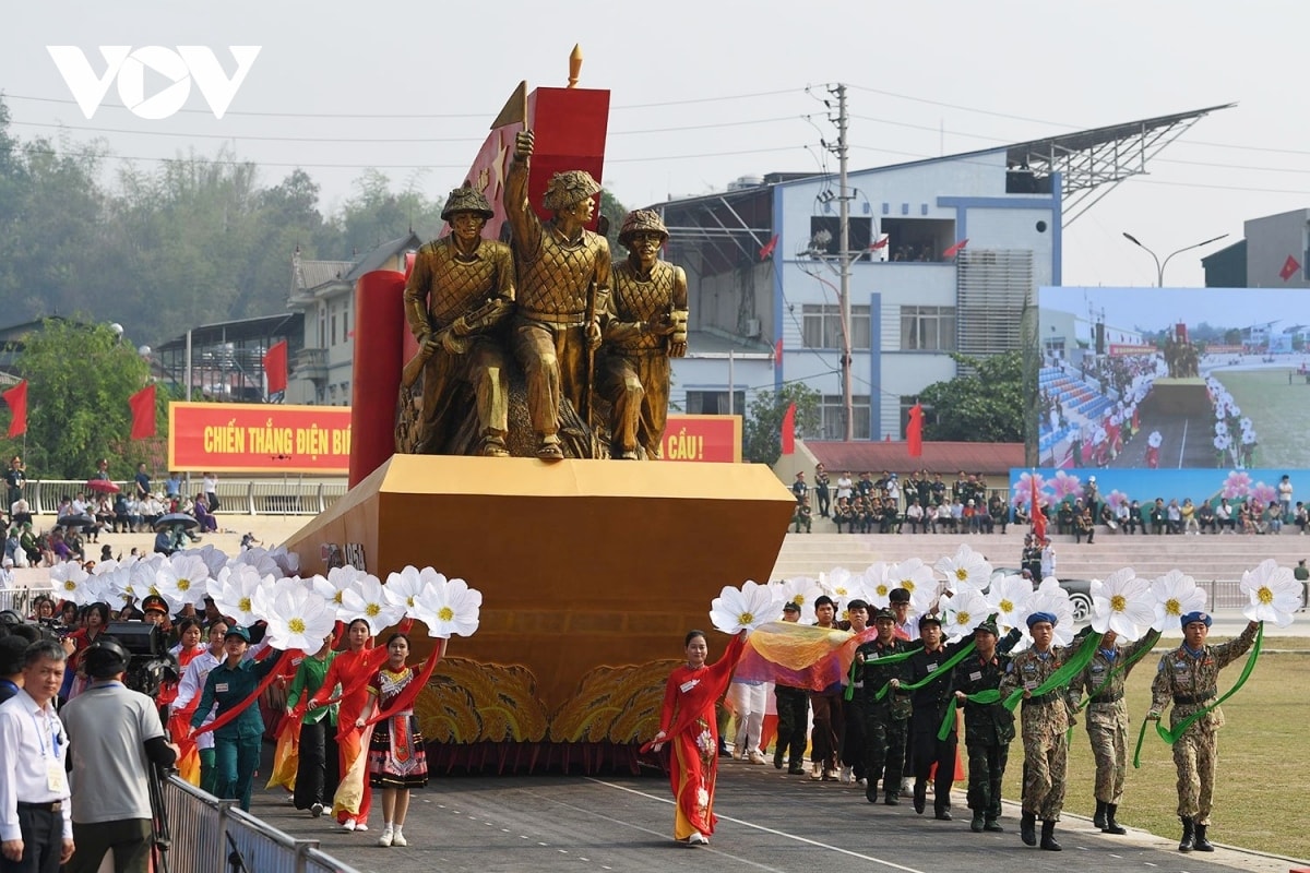 chuong trinh phat thanh dac biet Dien bien phu - ruc sang khat vong hoa binh hinh anh 1