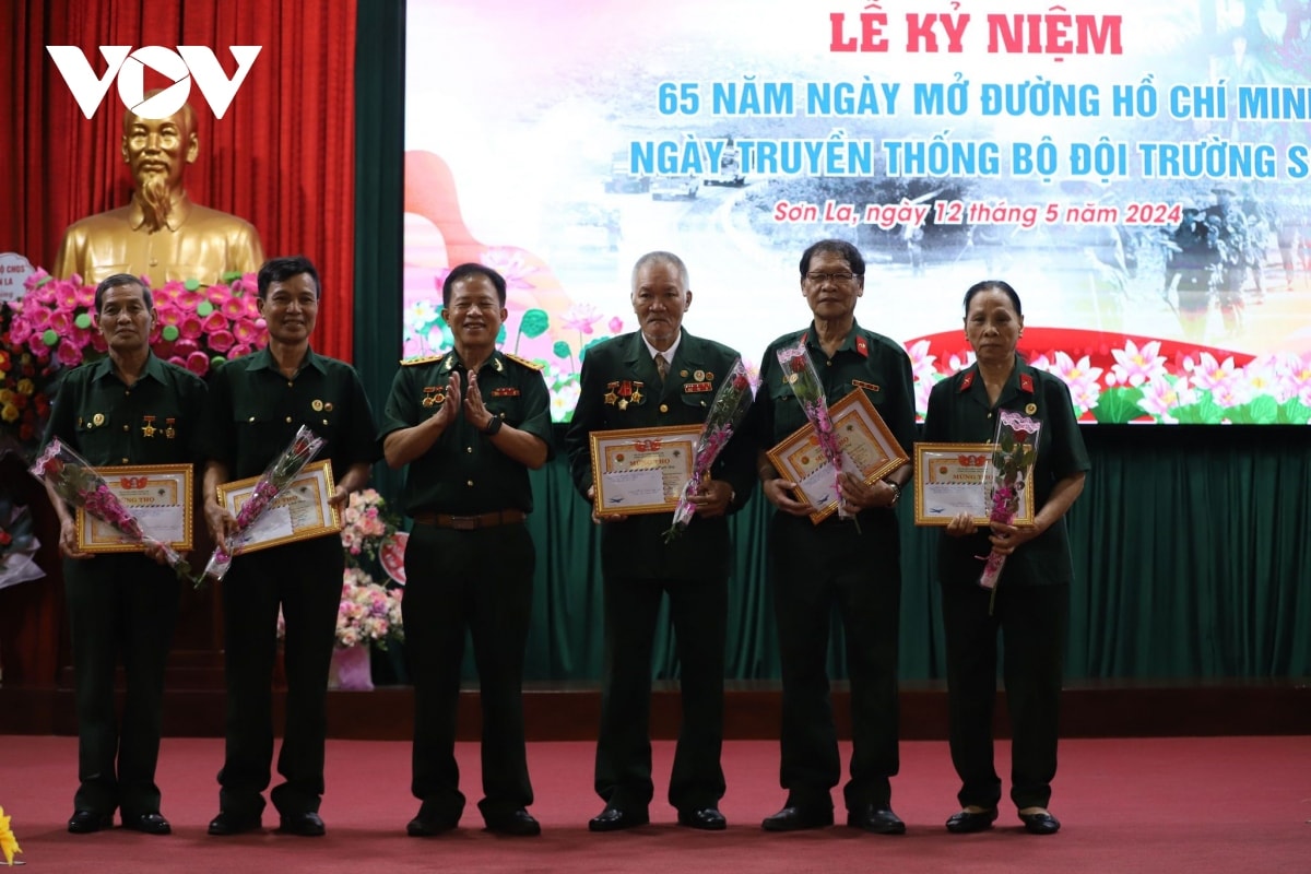 son la ky niem 65 nam ngay mo duong ho chi minh hinh anh 1