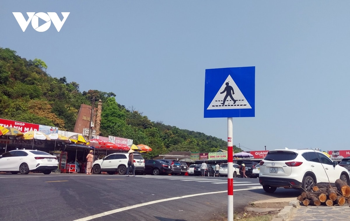 nhiều biện pháp đảm bảo an toàn giao thông trên quốc lộ 1a qua hải vân quan hình ảnh 2 nhieu bien phap dam bao an toan giao thong tren quoc lo 1a qua hai van quan hinh anh 2