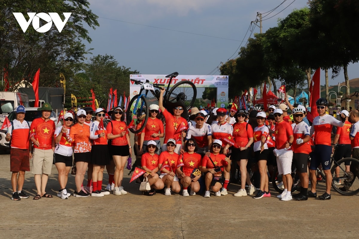 An tuong giai dua xe dap dia hinh viet nam tai van ho, son la hinh anh 13