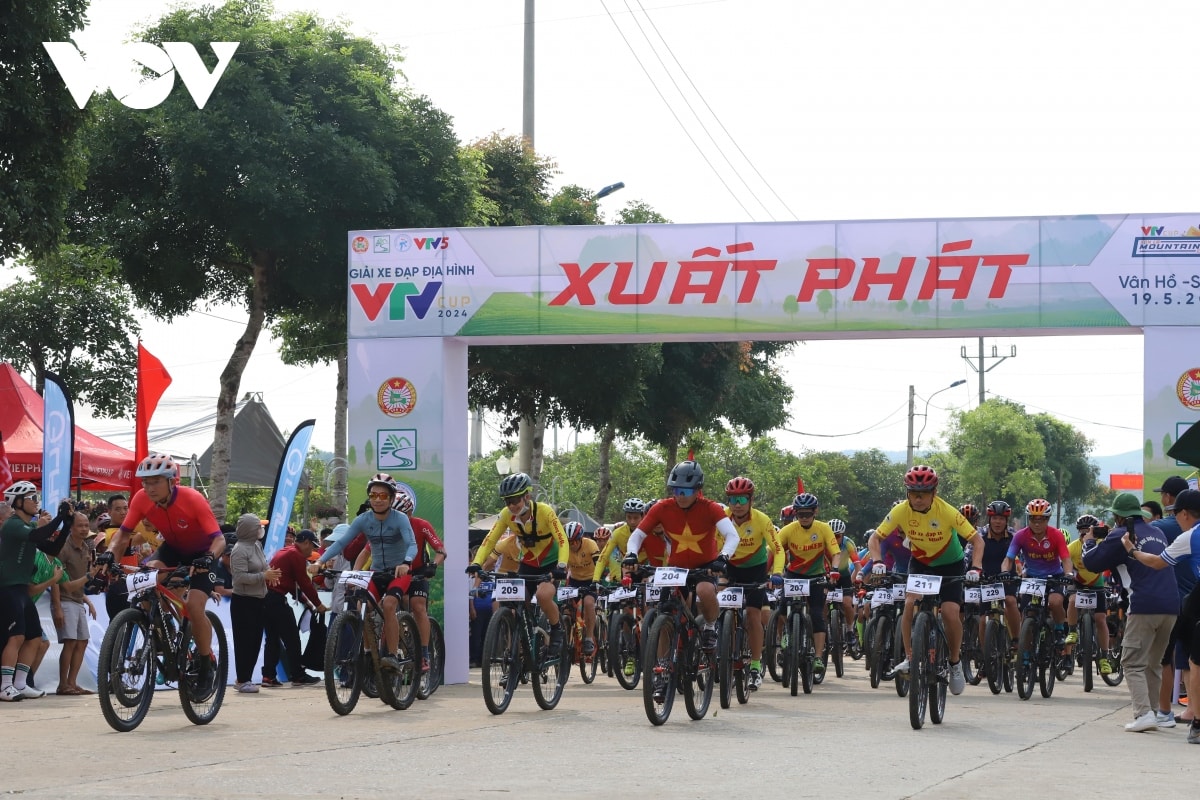 An tuong giai dua xe dap dia hinh viet nam tai van ho, son la hinh anh 1