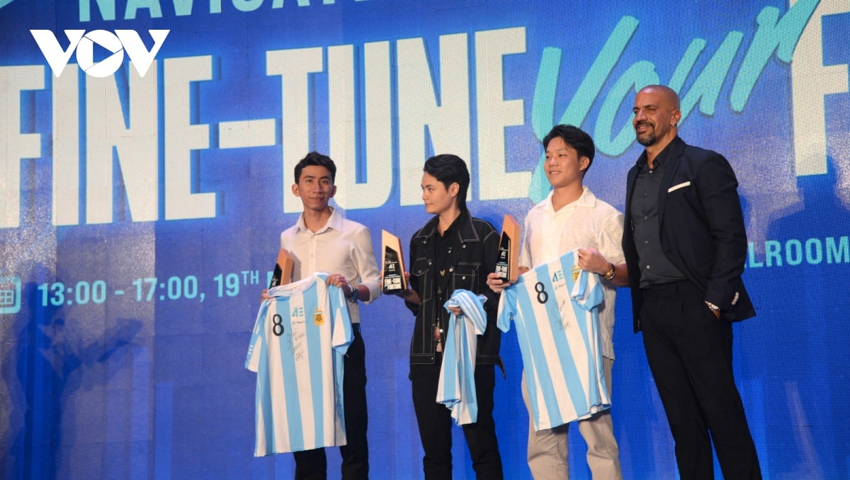huyền thoại juan veron cùng sobin hoàng sơn đốn tim khán giả việt nam hình ảnh 5 huyen thoai juan veron cung sobin hoang son don tim khan gia viet nam hinh anh 5