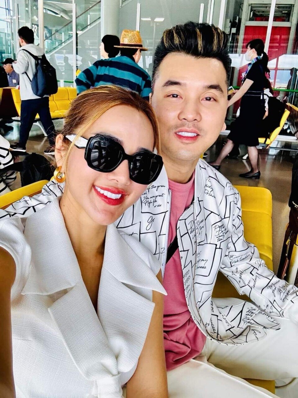 Sao Việt 23/5: Hà Kiều Anh tình tứ bên chồng, Lâm Khánh Chi khoe bạn trai - 8