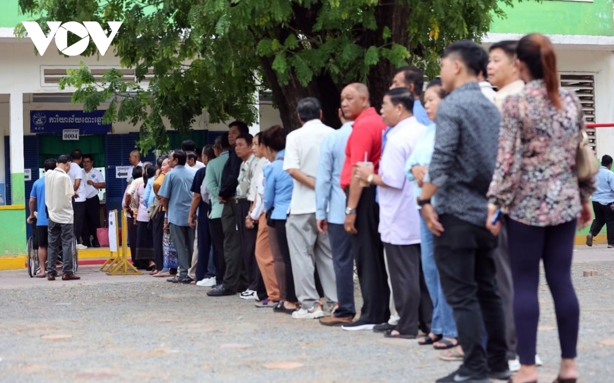 bau cu hoi dong dia phuong campuchia 2024 cpp cam quyen du bao thang loi ap dao hinh anh 2