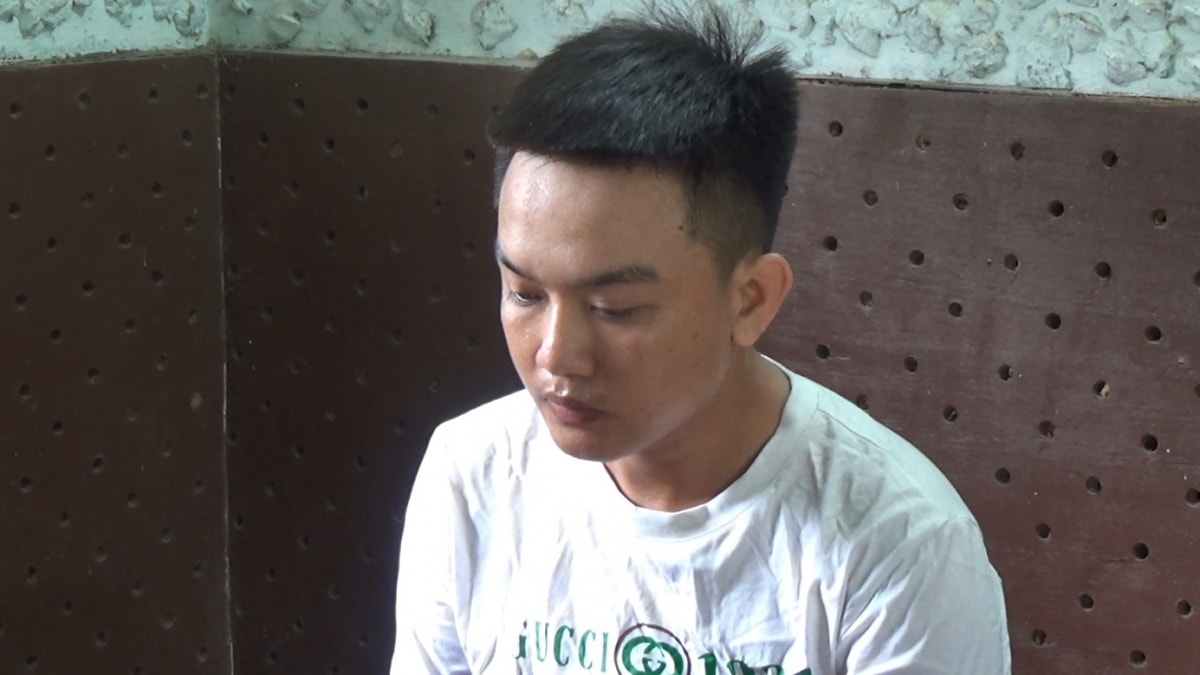 bắt 2 đối tượng giả danh cảnh sát để cướp tài sản hình ảnh 1 bat 2 doi tuong gia danh canh sat de cuop tai san hinh anh 1