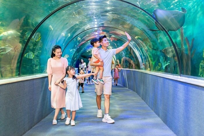 Thủy cung có diện tích l4.000 m2 với hơn 30.000 loài sinh vật.
