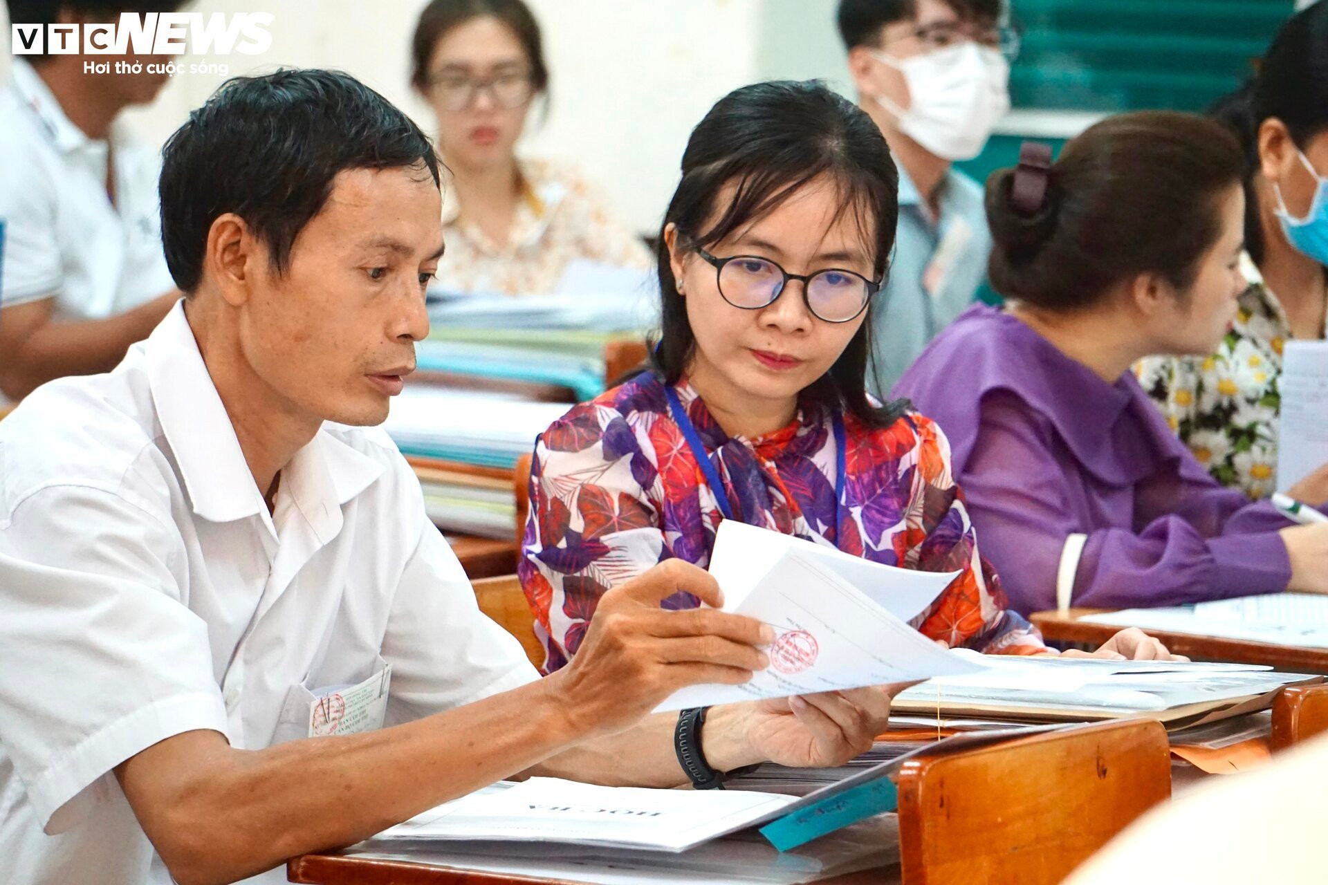 Gần 100.000 thí sinh TP.HCM làm thủ tục dự thi lớp 10  - 8