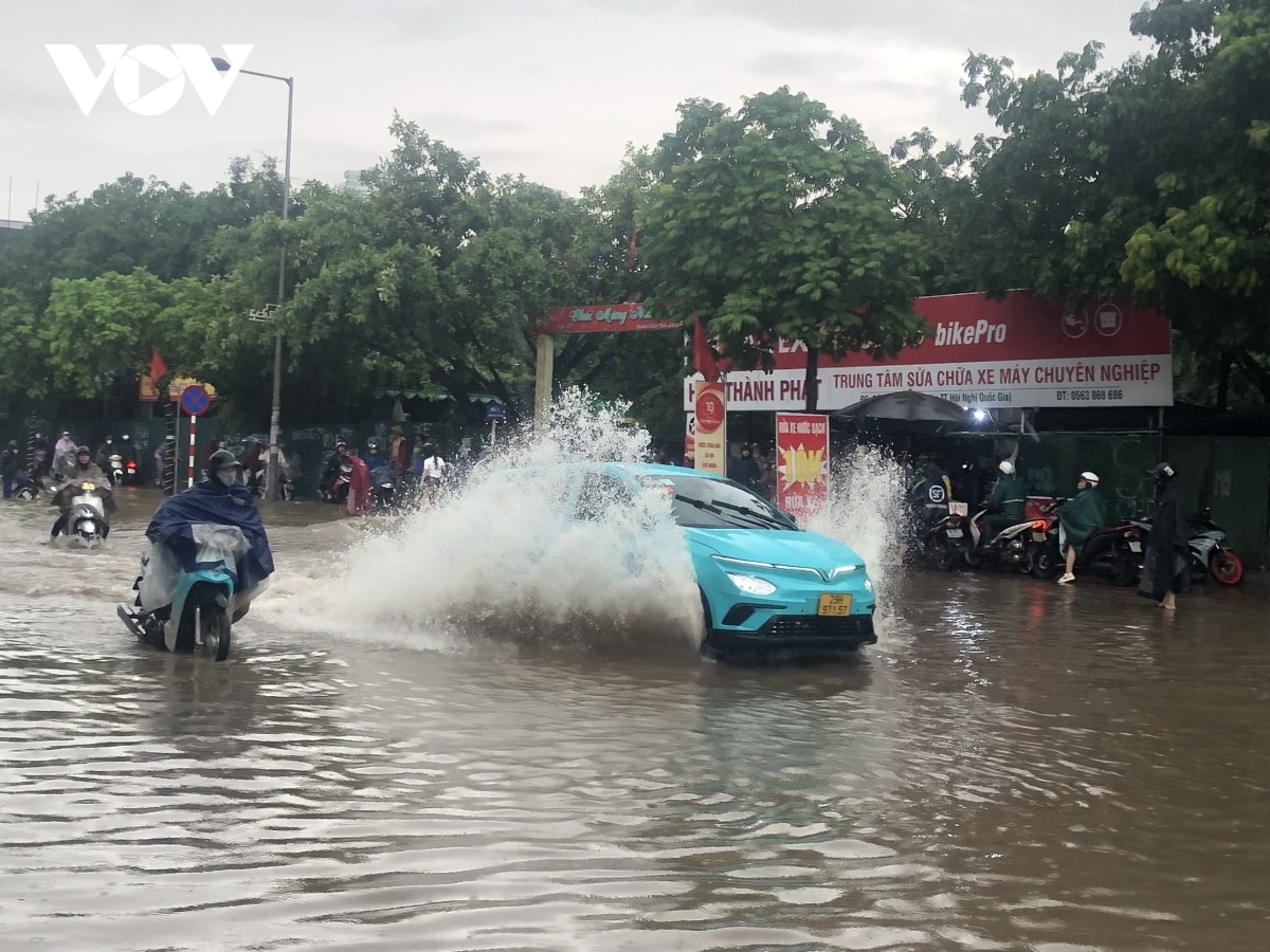 hơn 7.000 lượt sấm sét dội xuống đất tại khu vực hà nội trong sáng nay hình ảnh 2 hon 7.000 luot sam set doi xuong dat tai khu vuc ha noi trong sang nay hinh anh 2